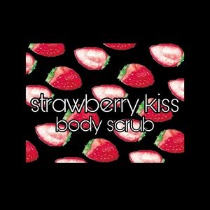 Strawberry kiss body scrub 💋🍓💎 handmade product